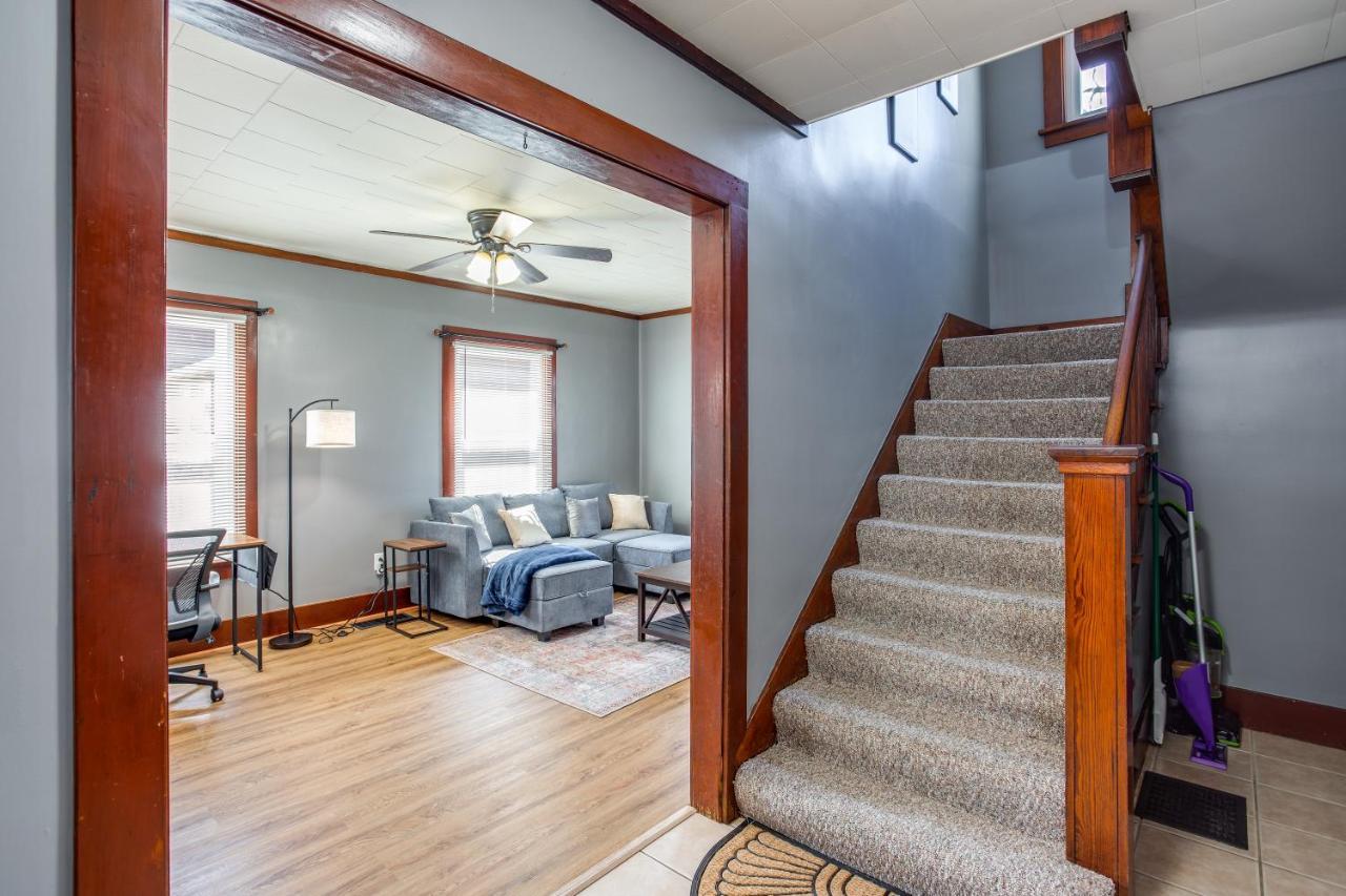 Spacious Home With In-Unit Laundry, Parking, 1Gb Wifi, & Patio Deck Rochester Bagian luar foto