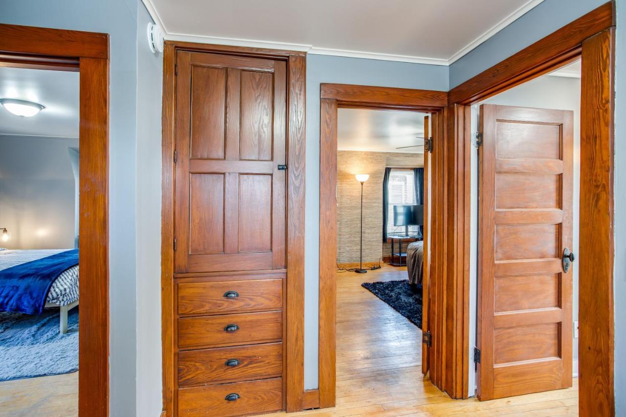 Spacious Home With In-Unit Laundry, Parking, 1Gb Wifi, & Patio Deck Rochester Bagian luar foto