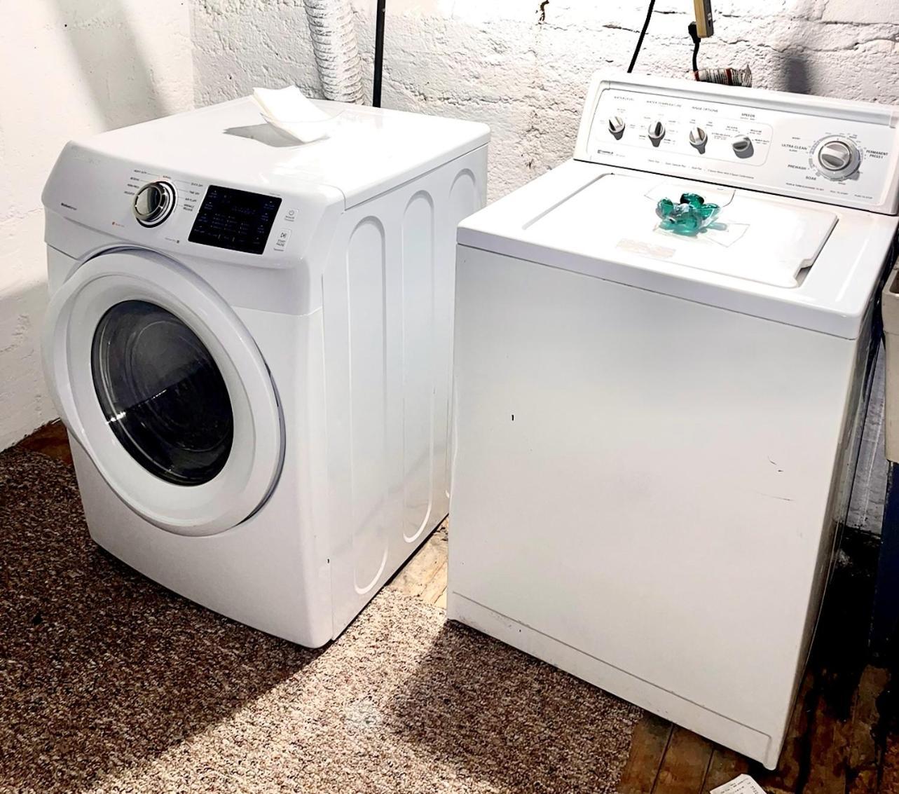 Spacious Home With In-Unit Laundry, Parking, 1Gb Wifi, & Patio Deck Rochester Bagian luar foto